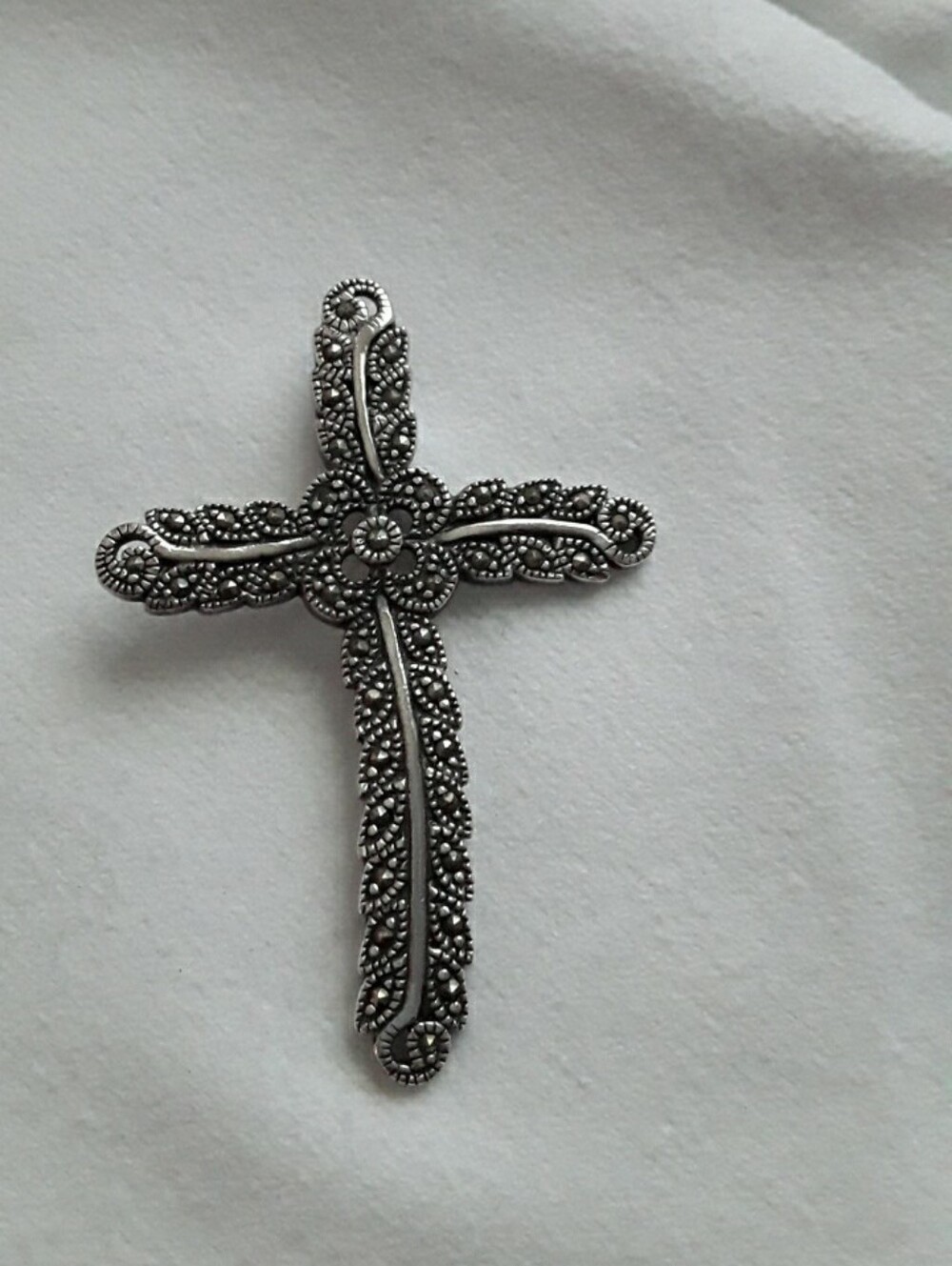 Large vintage 925 silver marcisite pendant